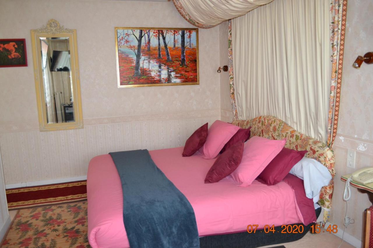 Le Castel Hotel