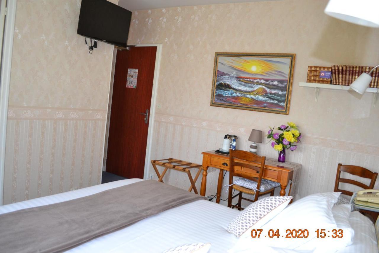 Le Castel Hotel